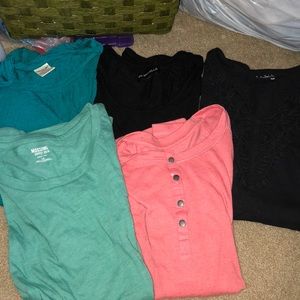 Lot of 5 women’s short sleeve shirts